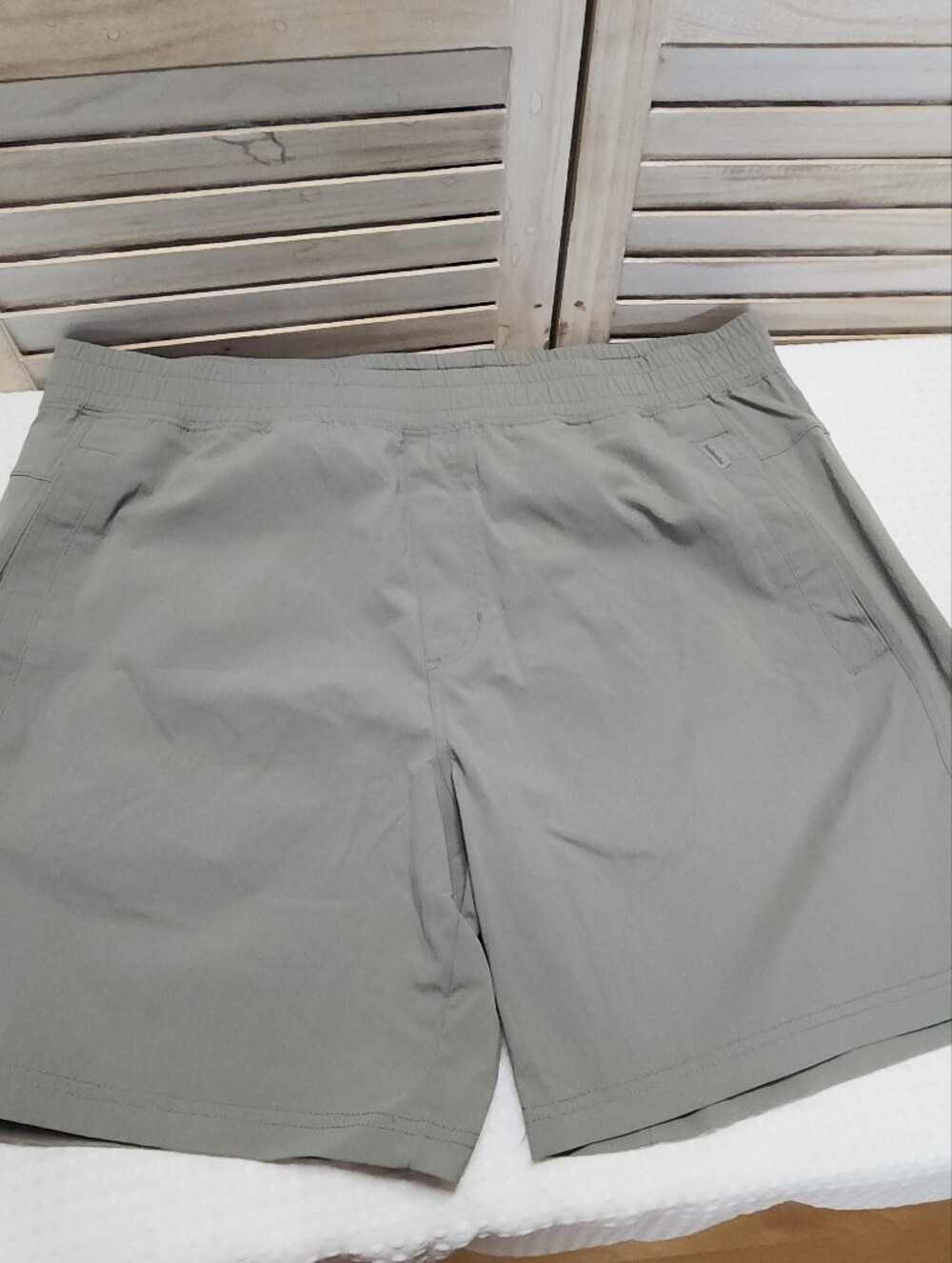 Avalanche Men's Athletic Shorts in Olive